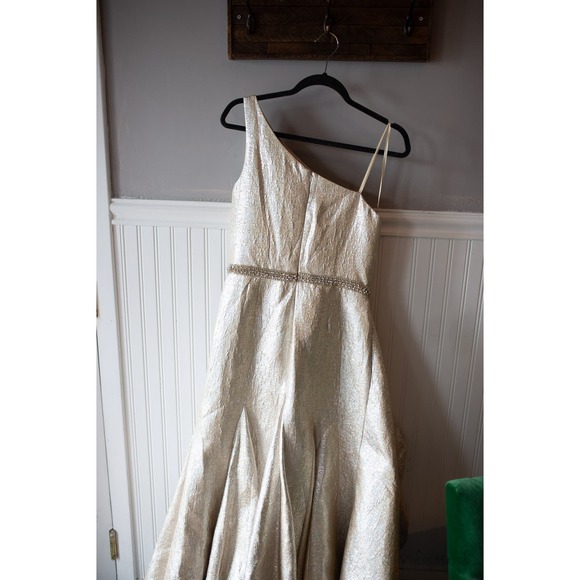 Mac Duggal One Shoulder Metallic Ruffled Evening Gown Dress 6 NEW - Picture 3 of 6